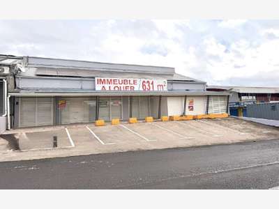 A louer local commercial 631m² Lamentin Dorville