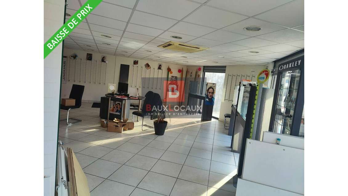 Local commercial 84m² à louer à Lançon-Provence