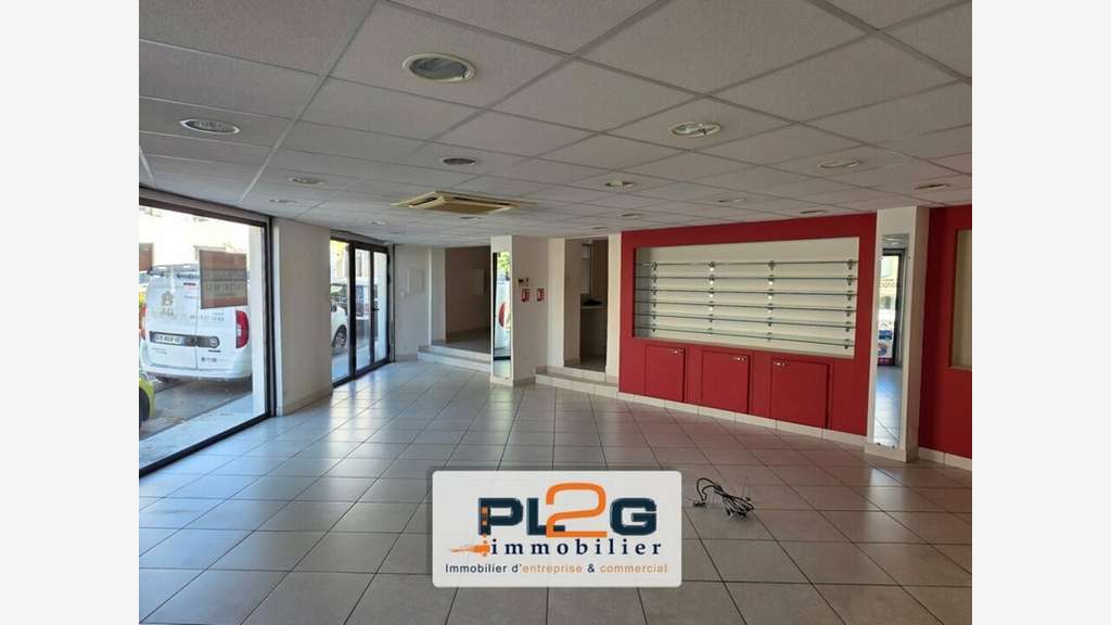 Local magnifique à louer 84m² à Lançon-Provence