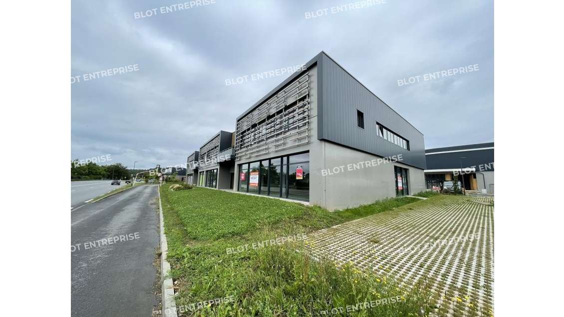 A louer local 450m² à Landerneau Zone Ciné Land
