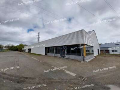 A louer local commercial rénové 700m² Landerneau