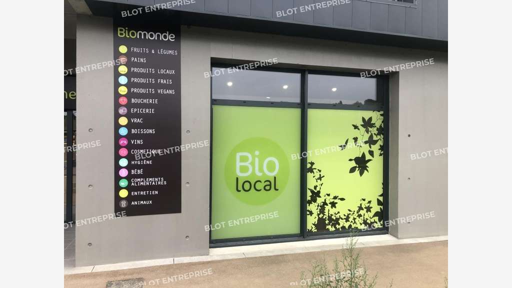 A louer local commercial de 410m² à Landerneau