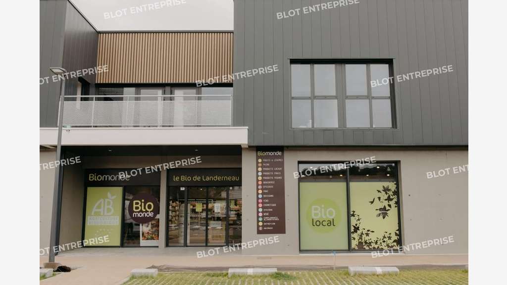 A louer local commercial de 410m² à Landerneau