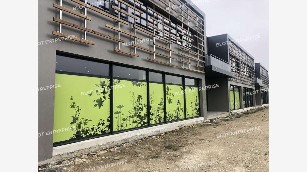A louer local commercial de 410m² à Landerneau