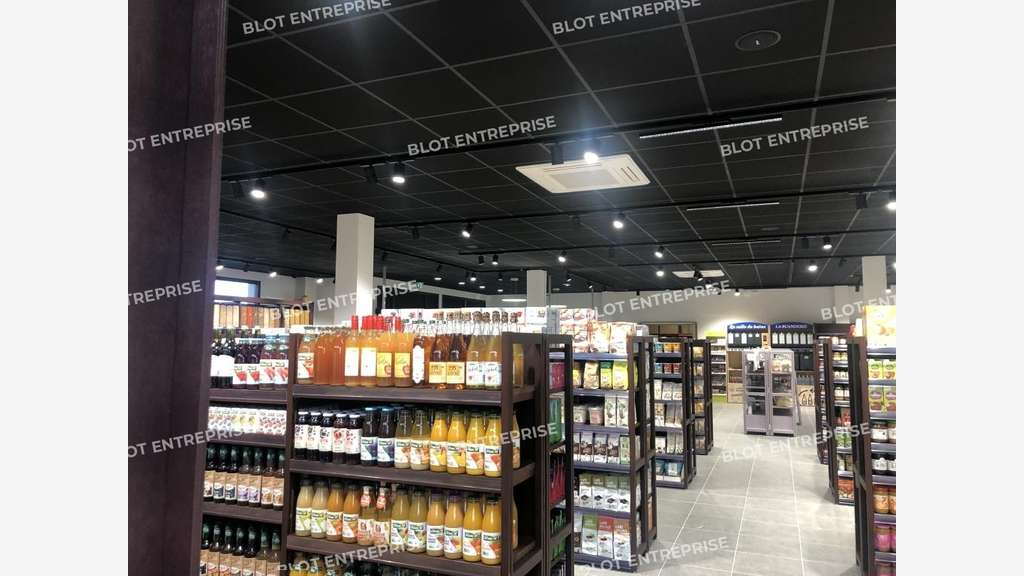 A louer local commercial de 410m² à Landerneau