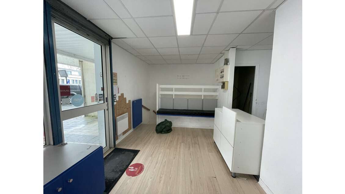 Local commercial 34m² à louer à Lanester