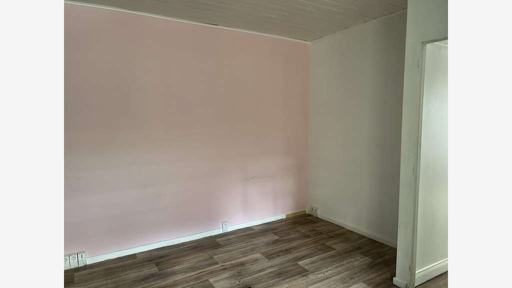 A louer local commercial 120m² empl N°1 Lanester