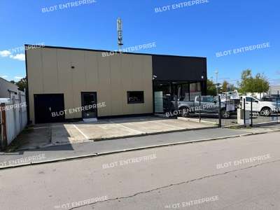 A louer local commercial de 56m² en zc à Lanester