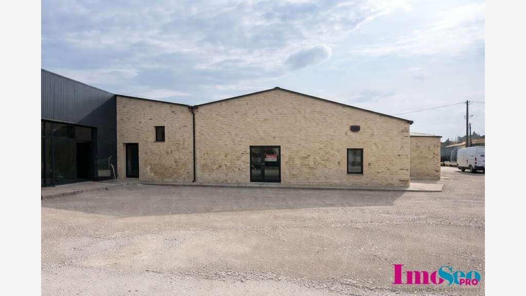 Local commercial 40m² à louer à Langon