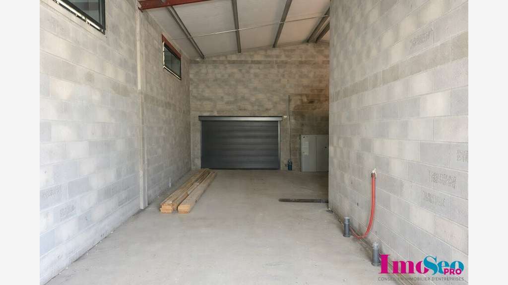 Local commercial 150m² à louer à Langon