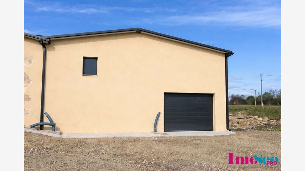 Local commercial 150m² à louer à Langon