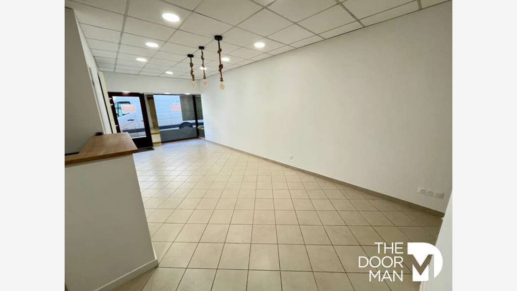 A louer locaux commerciaux 68m² à Langres