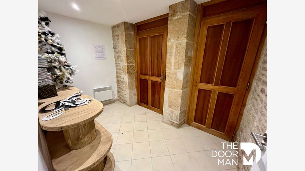 A louer locaux commerciaux 68m² à Langres