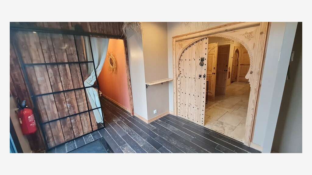 A louer local commercial récent 118m² à Langueux