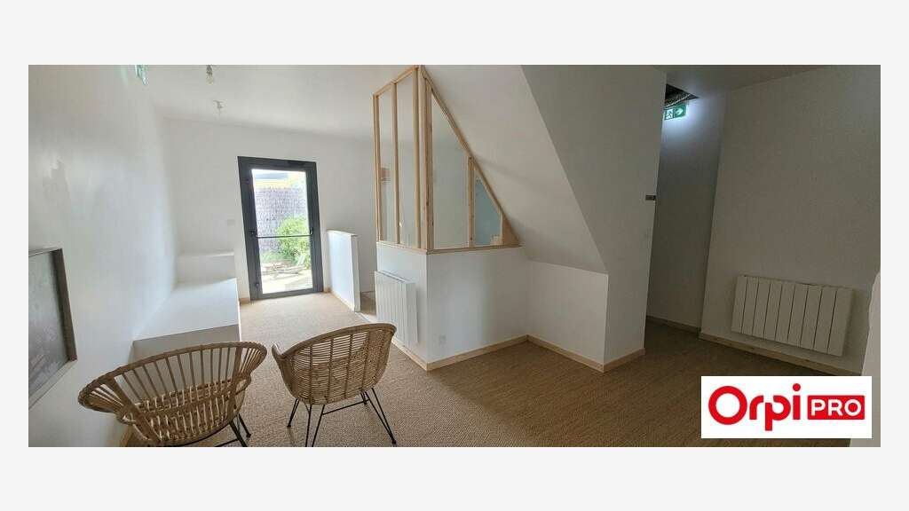 A louer local commercial de 95m² à Langueux