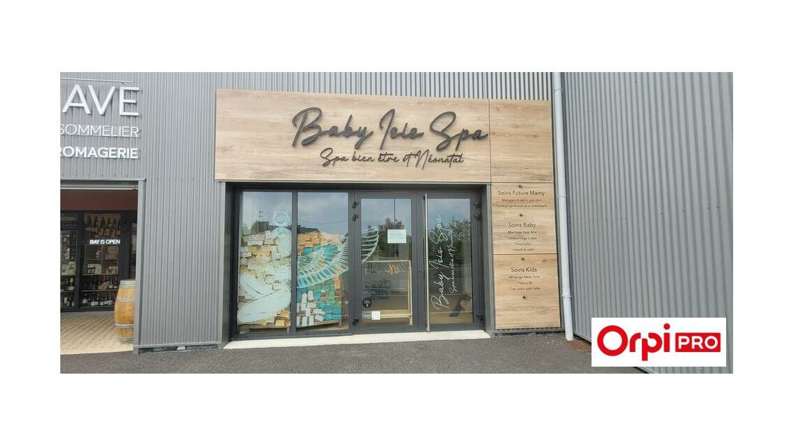 A louer local commercial de 95m² à Langueux