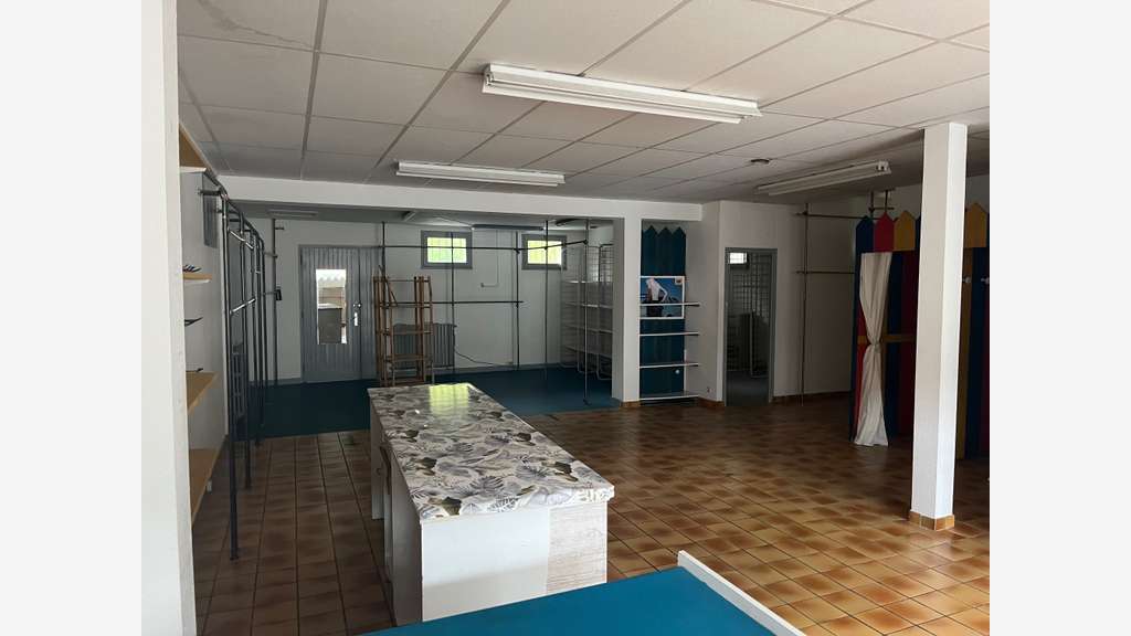 A louer local commercial 95m² à Lannion