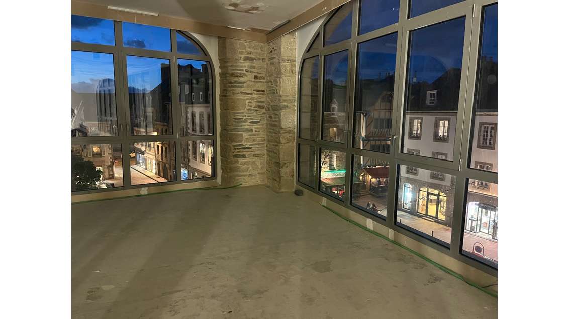 Local professionnel 125m² à louer à Lannion centre