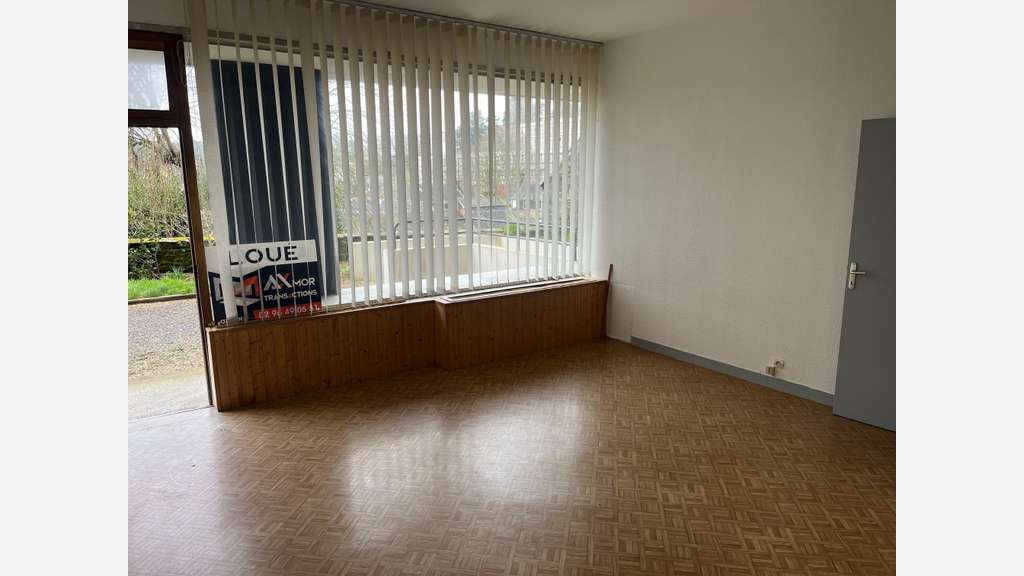 A louer local pro ou bureau 48m² à Lannion centre