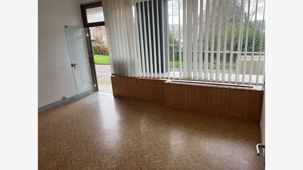 A louer local pro ou bureau 48m² à Lannion centre