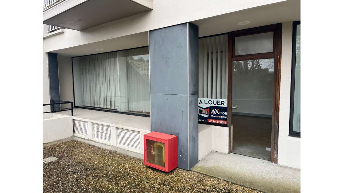 A louer local pro ou bureau 48m² à Lannion centre