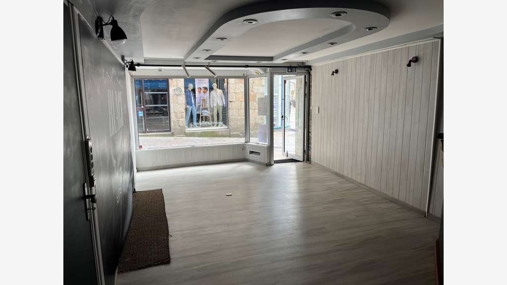 Loue local commercial ou pro 80m² Lannion centre