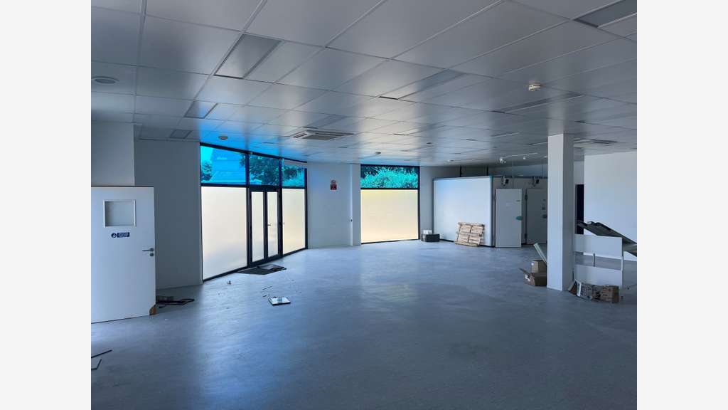 A louer local commercial ou pro 280m² à Lannion