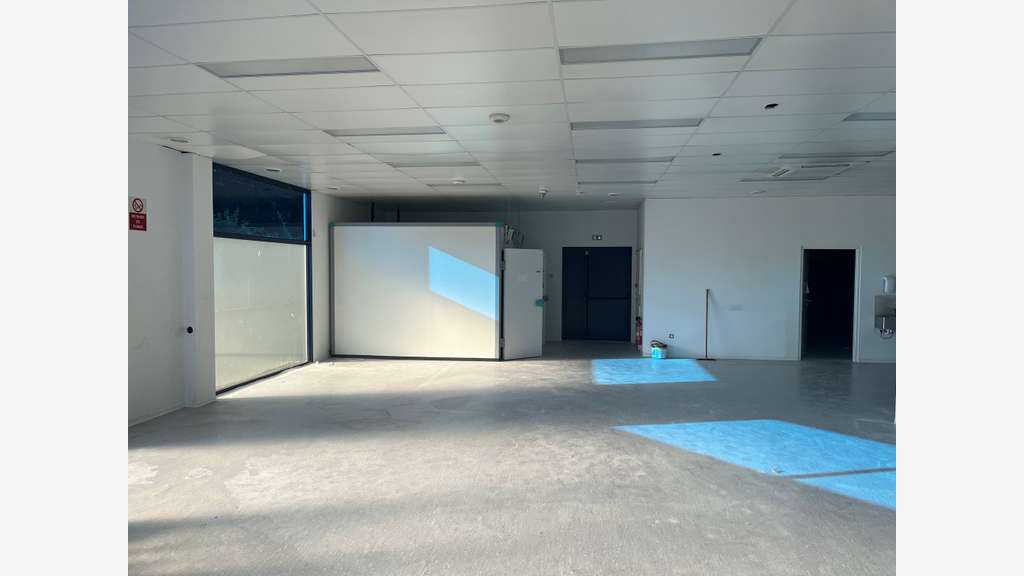 A louer local commercial ou pro 280m² à Lannion