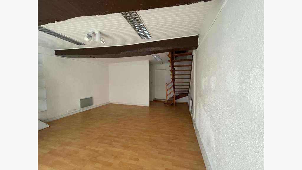 A louer local commercial 110m² en centre Lannion