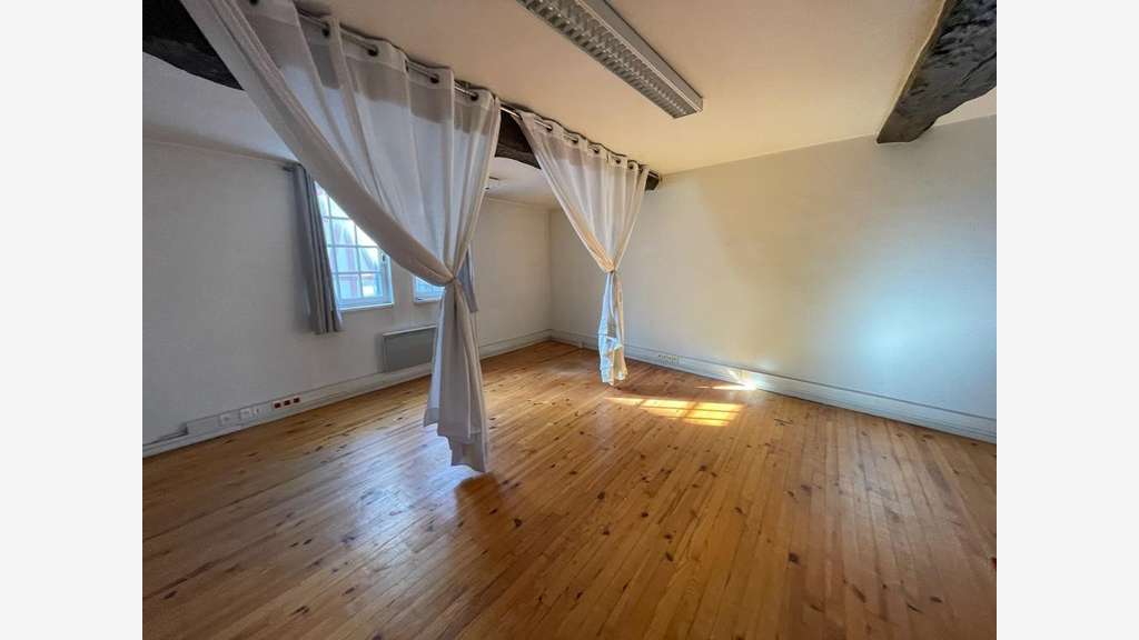 A louer local commercial 110m² en centre Lannion