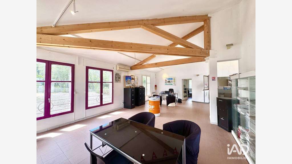A louer boutique de 131m² à Lapalud empl n°1