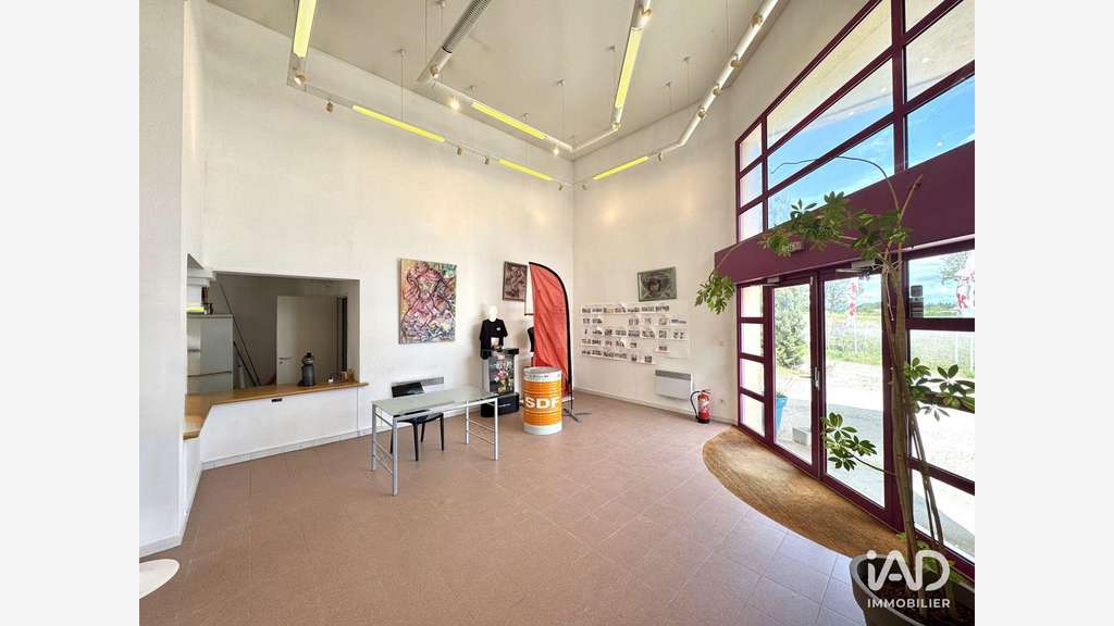 A louer boutique de 131m² à Lapalud empl n°1