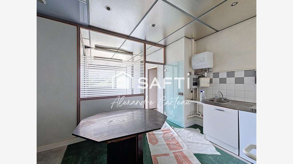 A louer local industriel bureau de 443m² Latresne