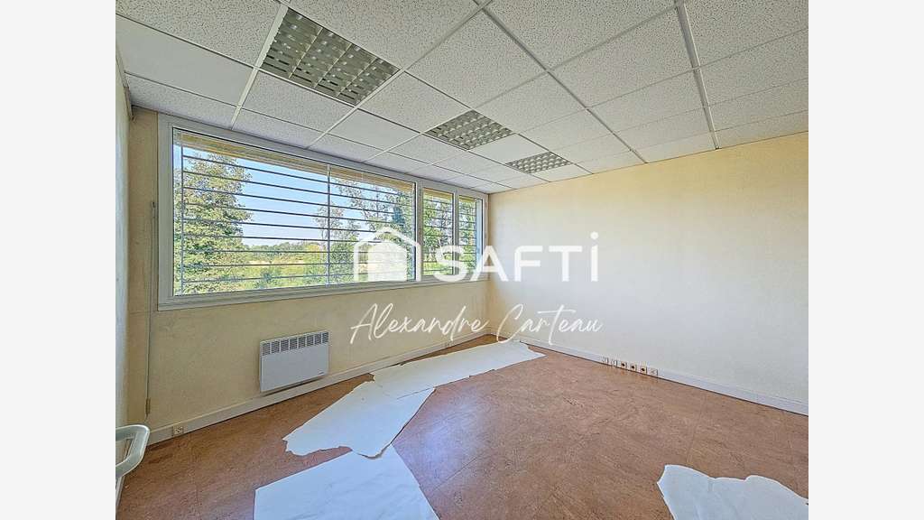 A louer local industriel bureau de 443m² Latresne