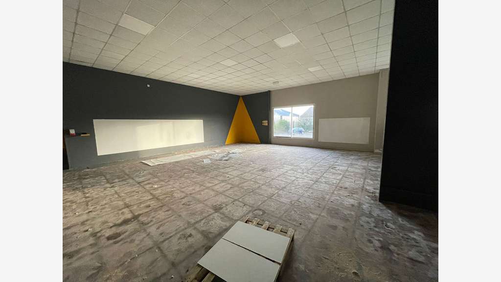 A louer local commercial 662m² agglo Laval