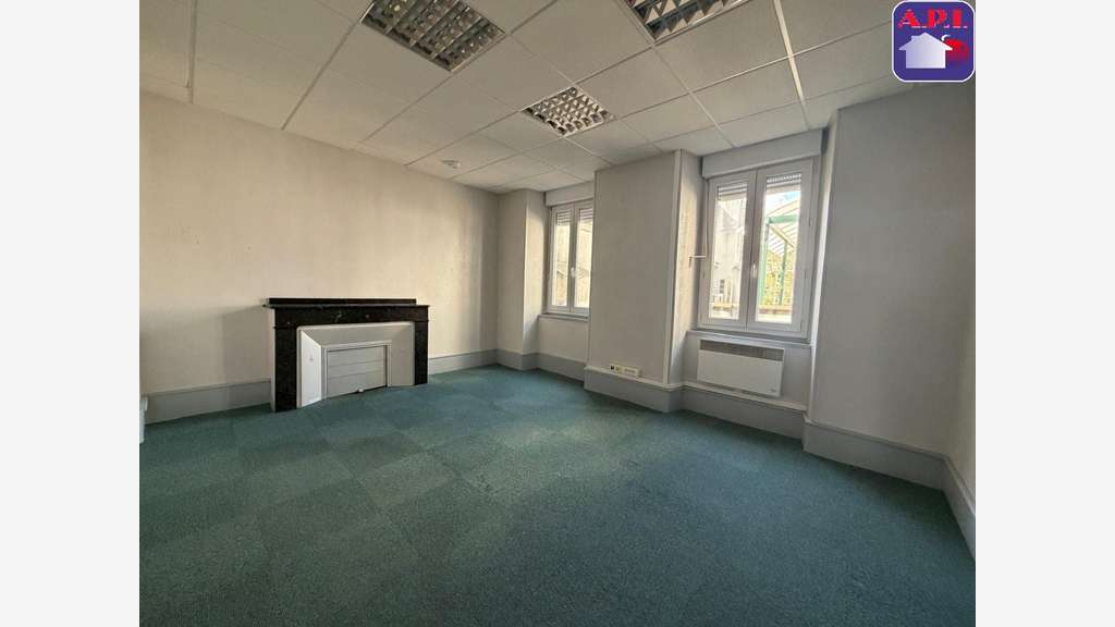 À louer local pro de 60m² en RDC à Lavelanet