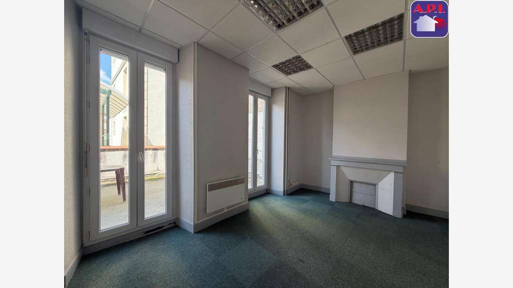 À louer local pro de 60m² en RDC à Lavelanet