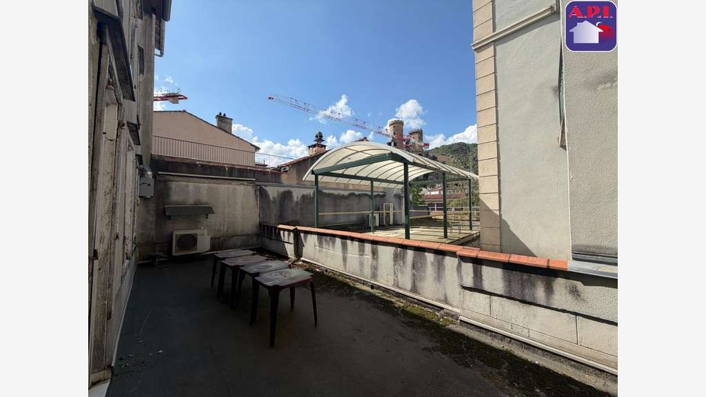 À louer local pro de 60m² en RDC à Lavelanet