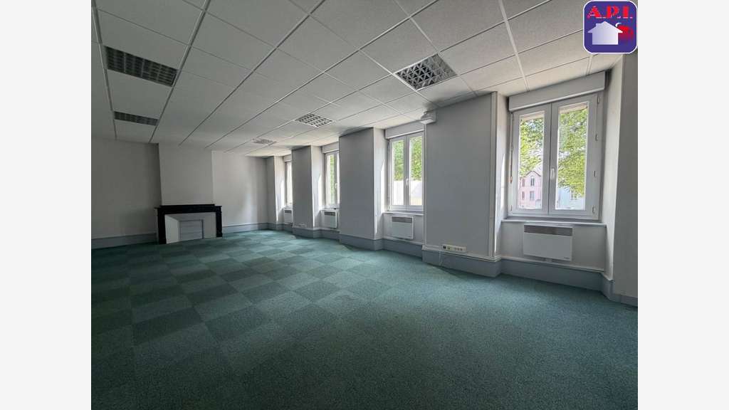 À louer local pro de 60m² en RDC à Lavelanet