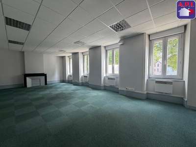 À louer local pro de 60m² en RDC à Lavelanet