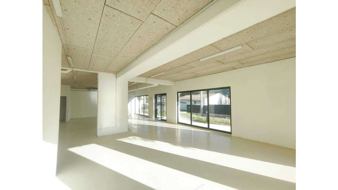 A louer local commercial 112m² au Beausset