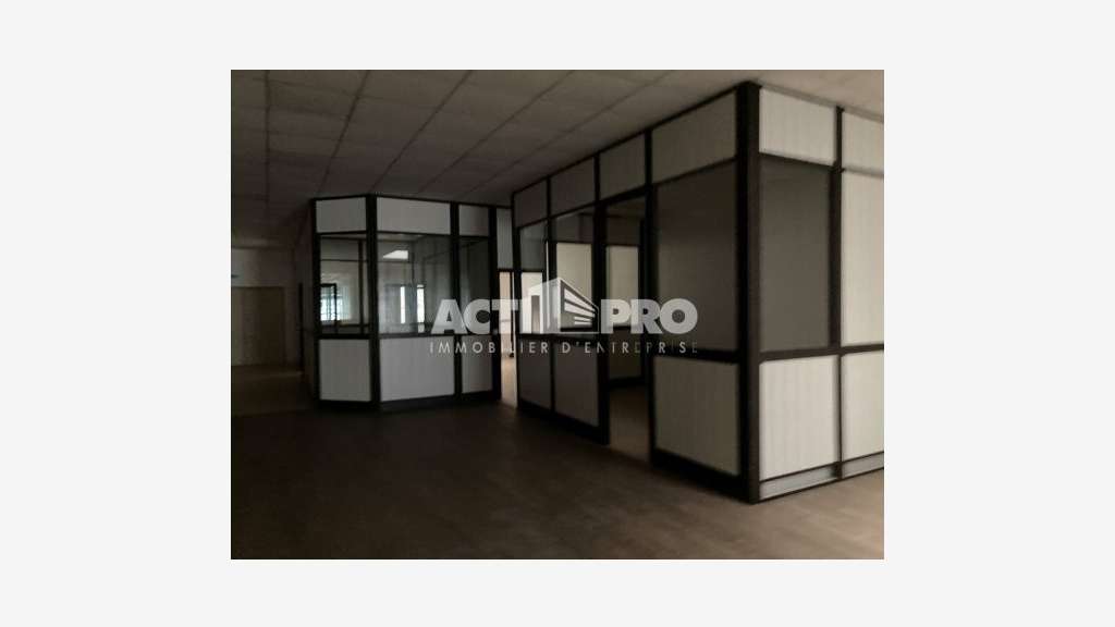 À louer local commercial 329m² Le Boulou