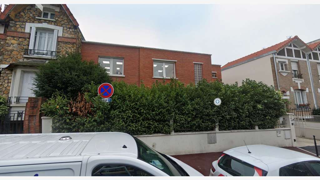 A louer local commercial 369m² au Bourget
