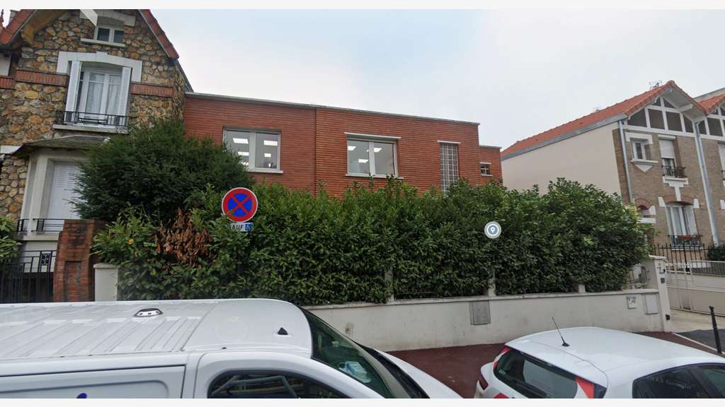 A louer local commercial 369m² au Bourget