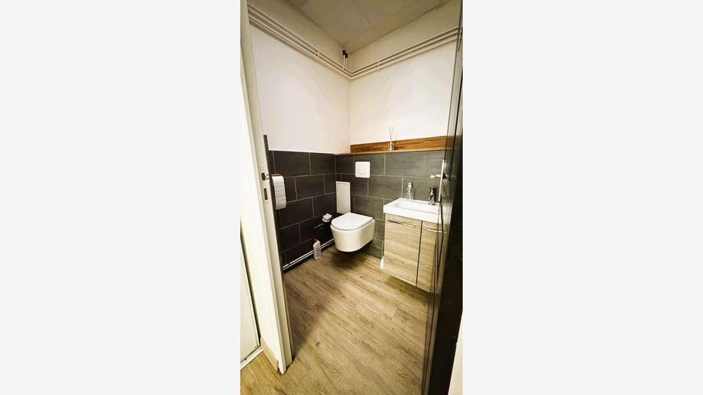 A louer local commercial rénové 54m² au Bouscat