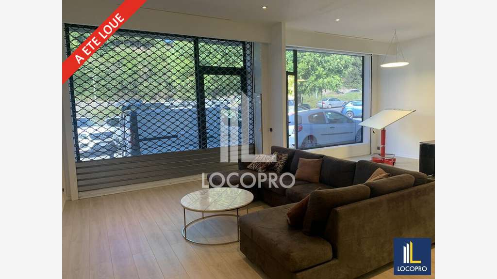 A louer local commercial 100m² au Cannet Av Campon