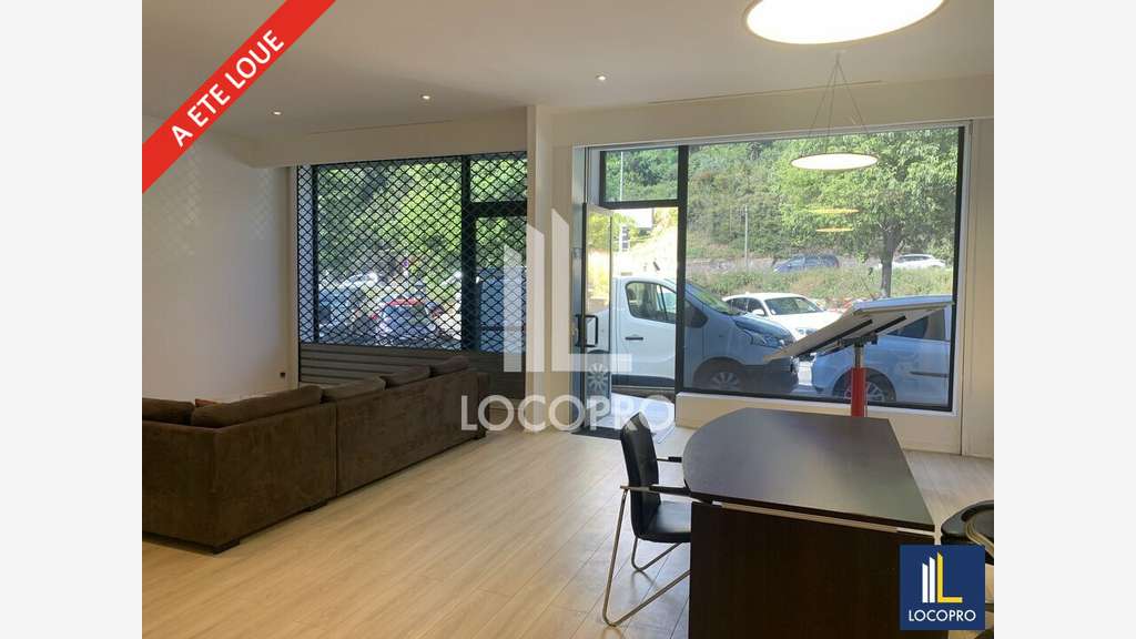 A louer local commercial 100m² au Cannet Av Campon