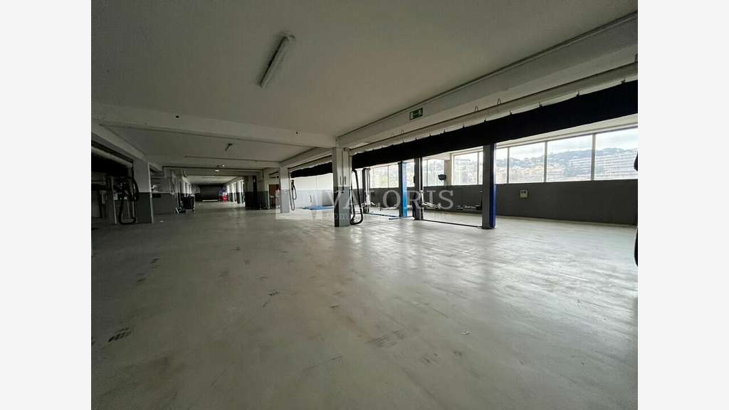 Loue ensemble commercial 4200m² le Cannet Campon