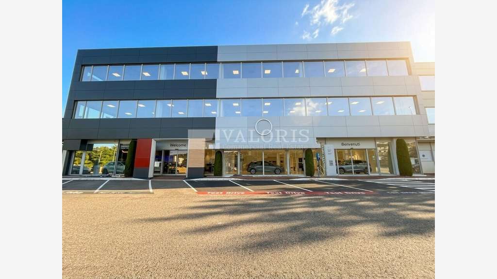 Loue ensemble commercial 4200m² le Cannet Campon