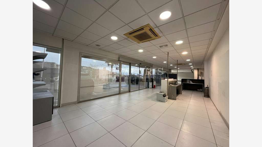 Loue ensemble commercial 4200m² le Cannet Campon